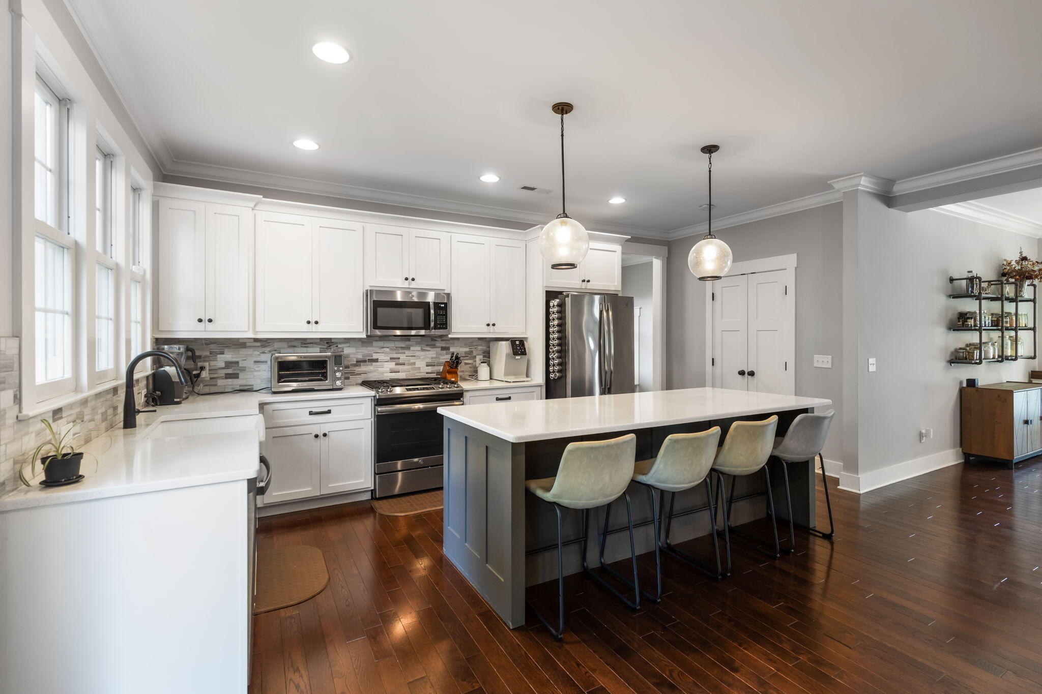 6296 Fairview Road Hixson, TN 37343 - Photo 21 of 59 Kitchen Island/Bar