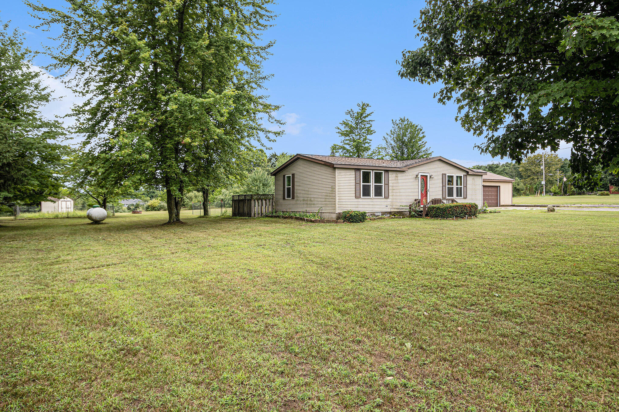 2771 West Arthur Road Rothbury, MI 49452 - Photo 2 of 18 002_dsc_4129_645