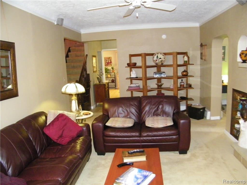 2541 John R Road Rochester, MI 48307 - Photo 3 of 14 Living.JPG