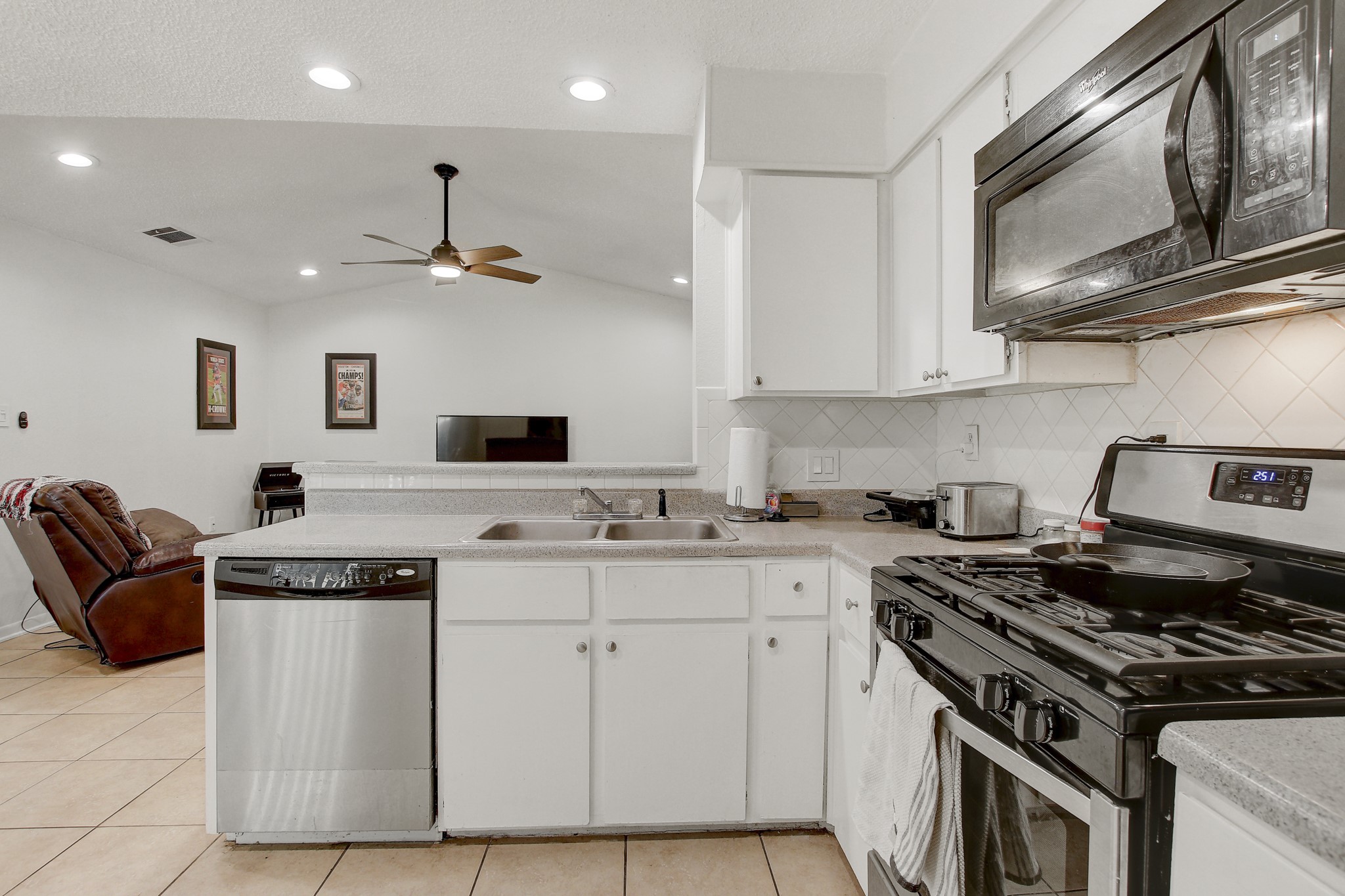 1403 Waterloo Trail Austin, TX 78704 - Photo 27 of 40