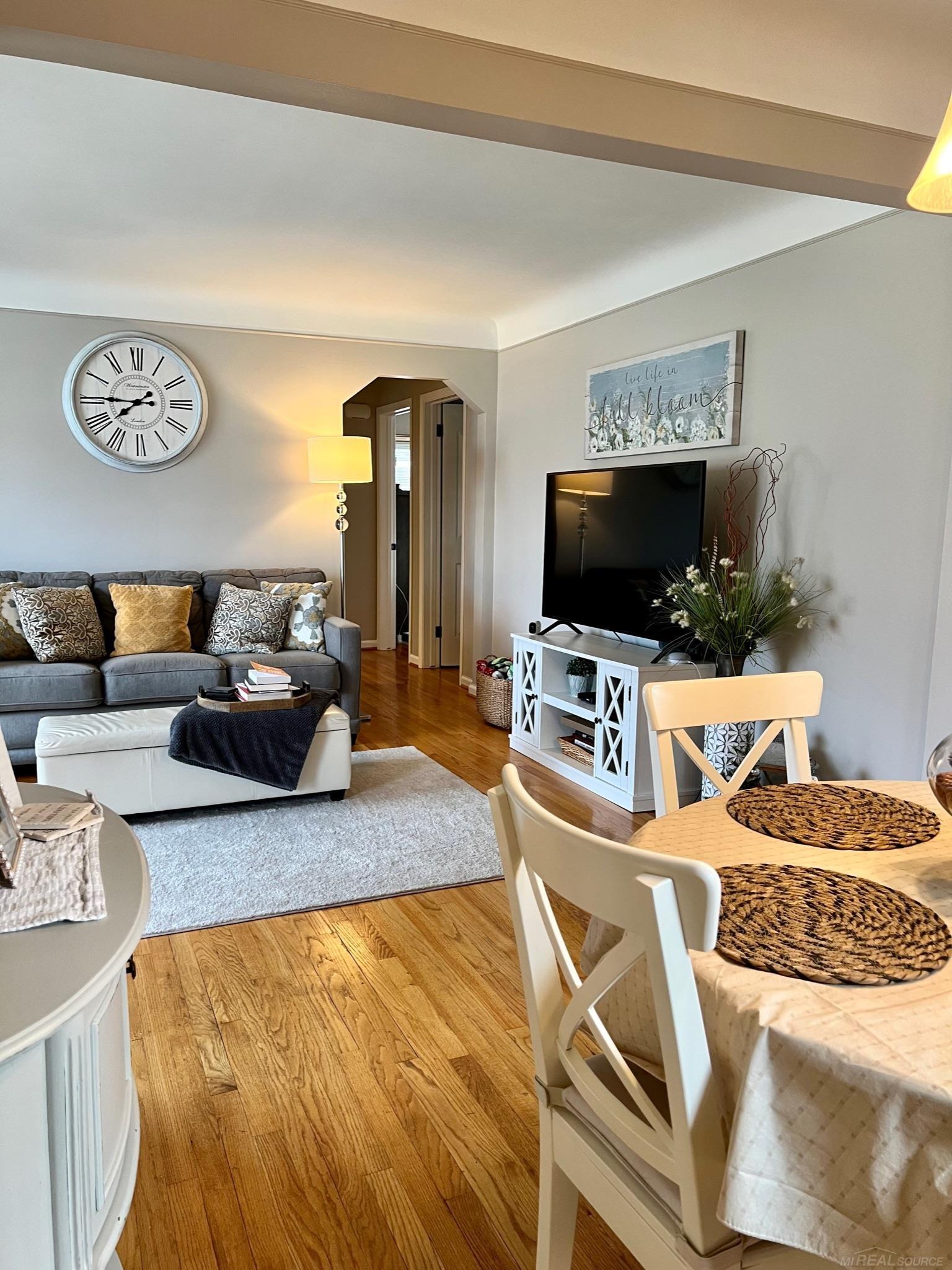 3939 Amherst Road Royal Oak, MI 48073 - Photo 5 of 54 50099158-4.JPG