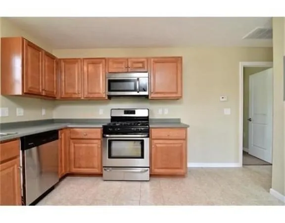 $1,998 | 39 Athens Street, Unit 1, Weymouth, MA 02191