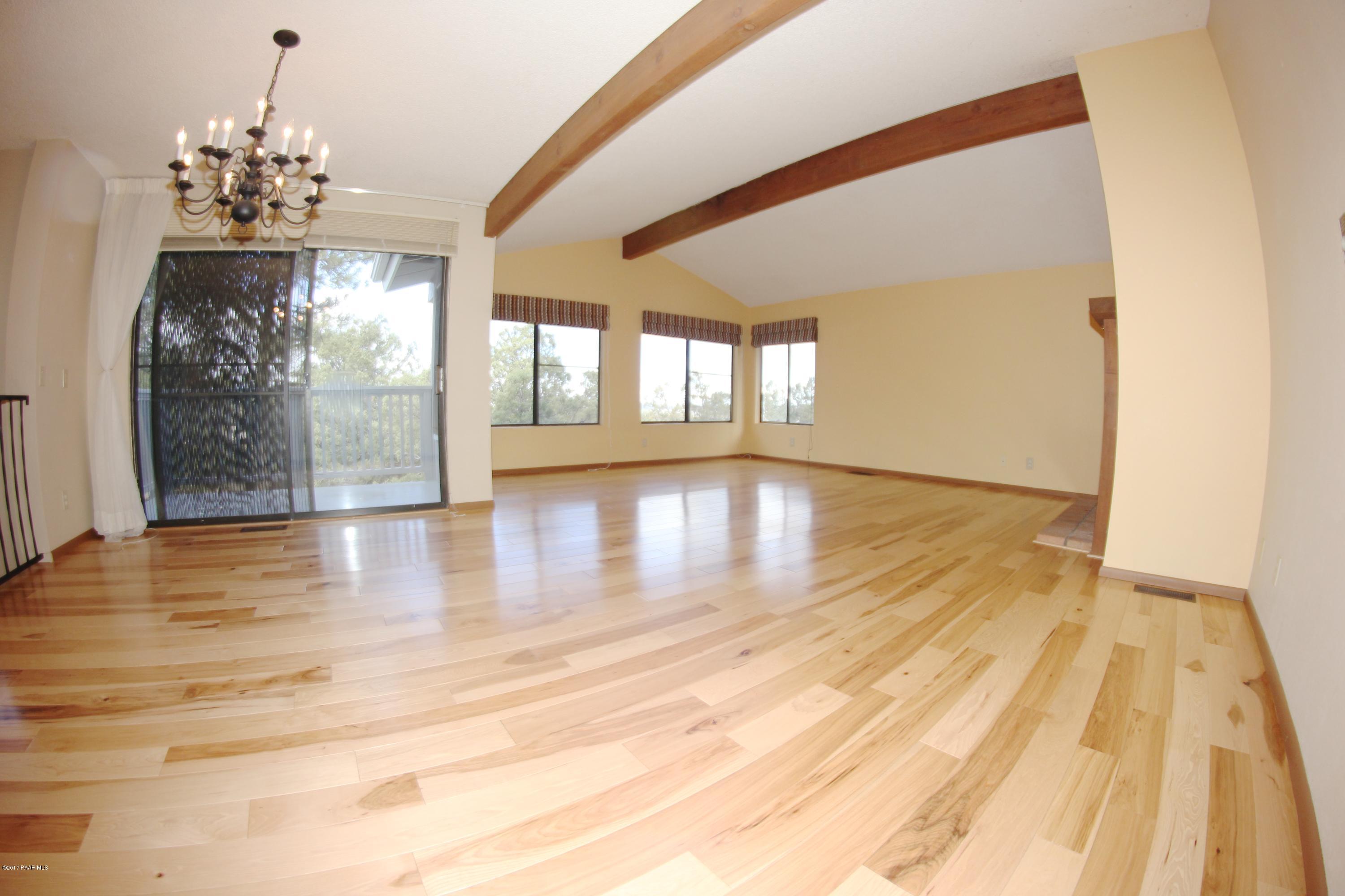 1233 Tanglewood Road Prescott, AZ 86303 - Photo 4 of 37 living room