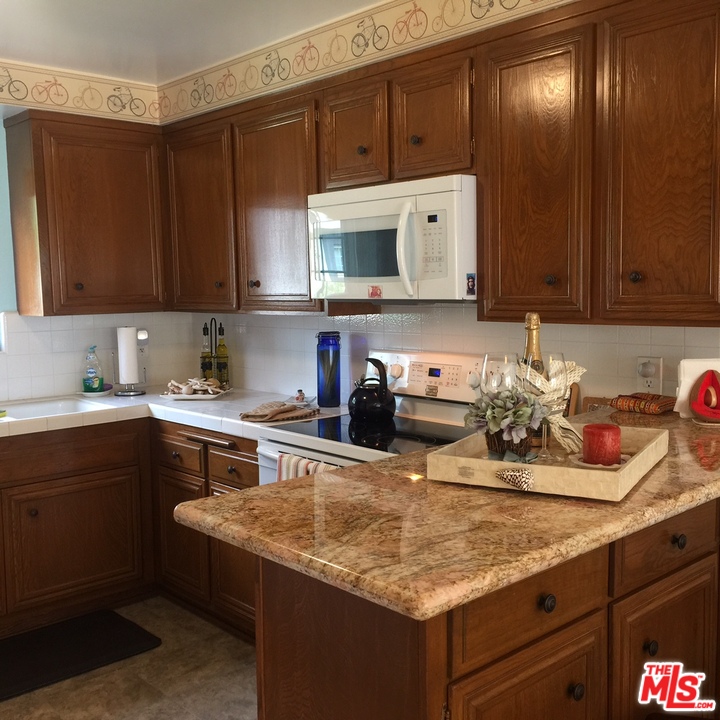 8120 Redlands Street, Unit 4 Playa del Rey, CA 90293 - Photo 7 of 15 Gallery Image 7