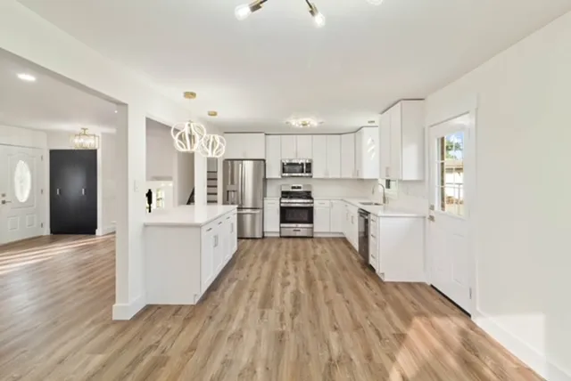 $384,000 | 11756 South Leamington Avenue, Alsip, IL 60803