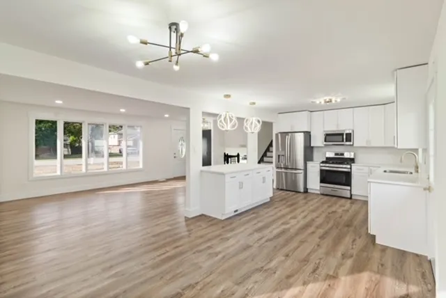 $384,000 | 11756 South Leamington Avenue, Alsip, IL 60803