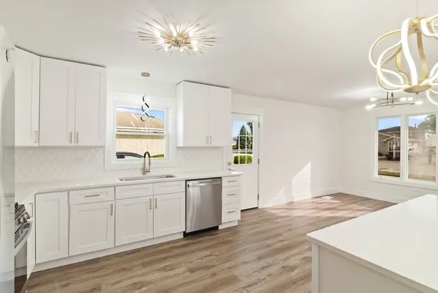 $384,000 | 11756 South Leamington Avenue, Alsip, IL 60803