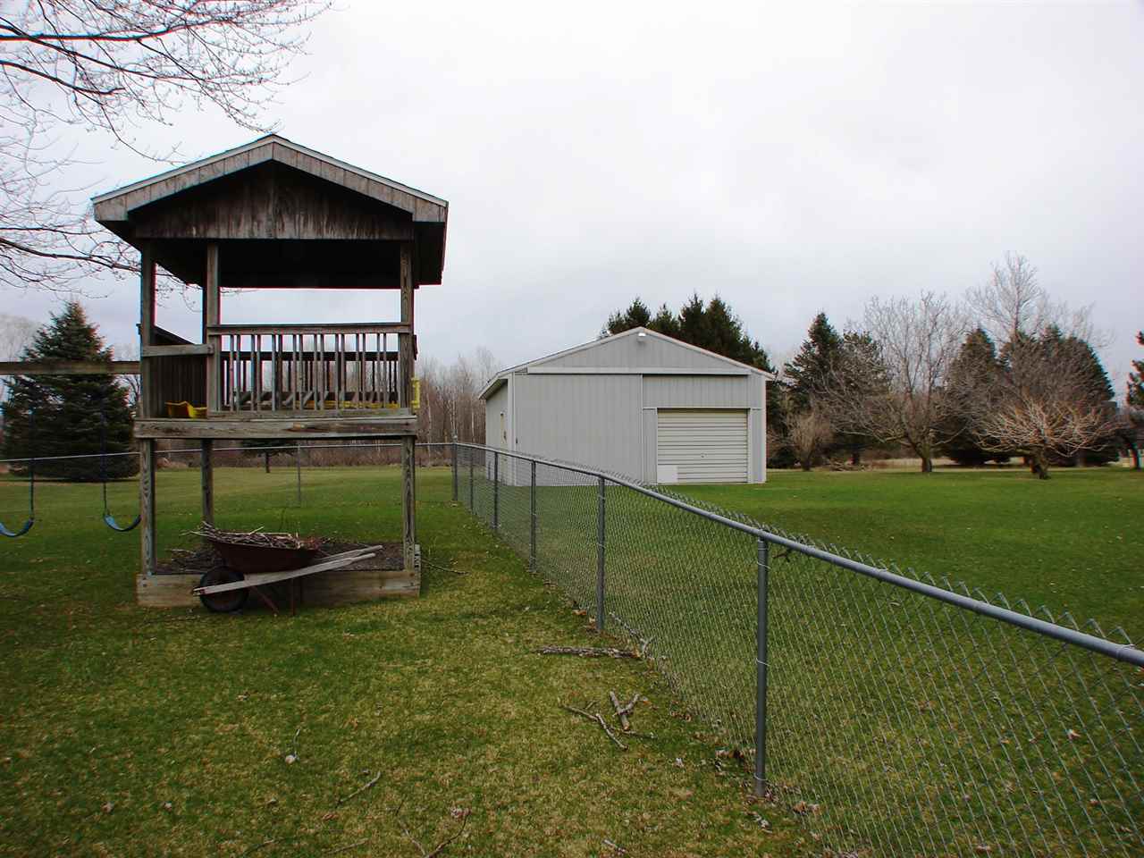 6238 North Winans Road Alma, MI 48801 - Photo 3 of 36 1814064-2.JPG