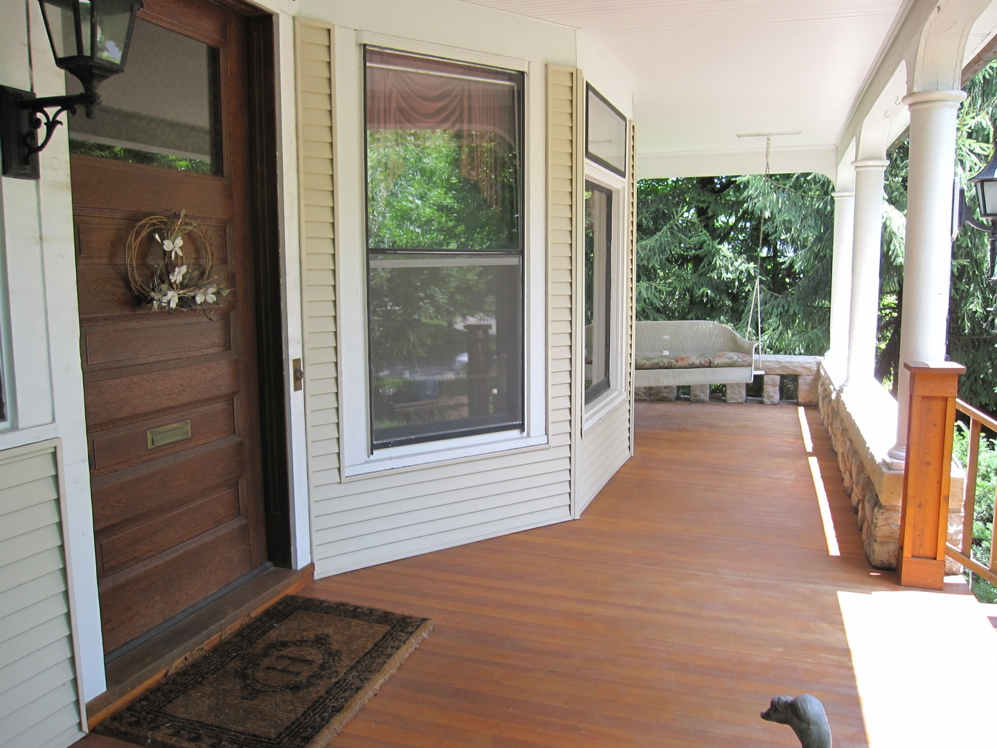 124 Gage Road Riverside, IL 60546 - Photo 2 of 37
