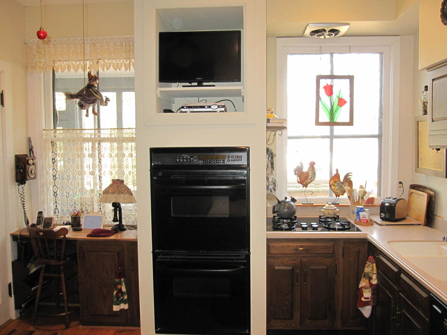 124 Gage Road Riverside, IL 60546 - Photo 13 of 37
