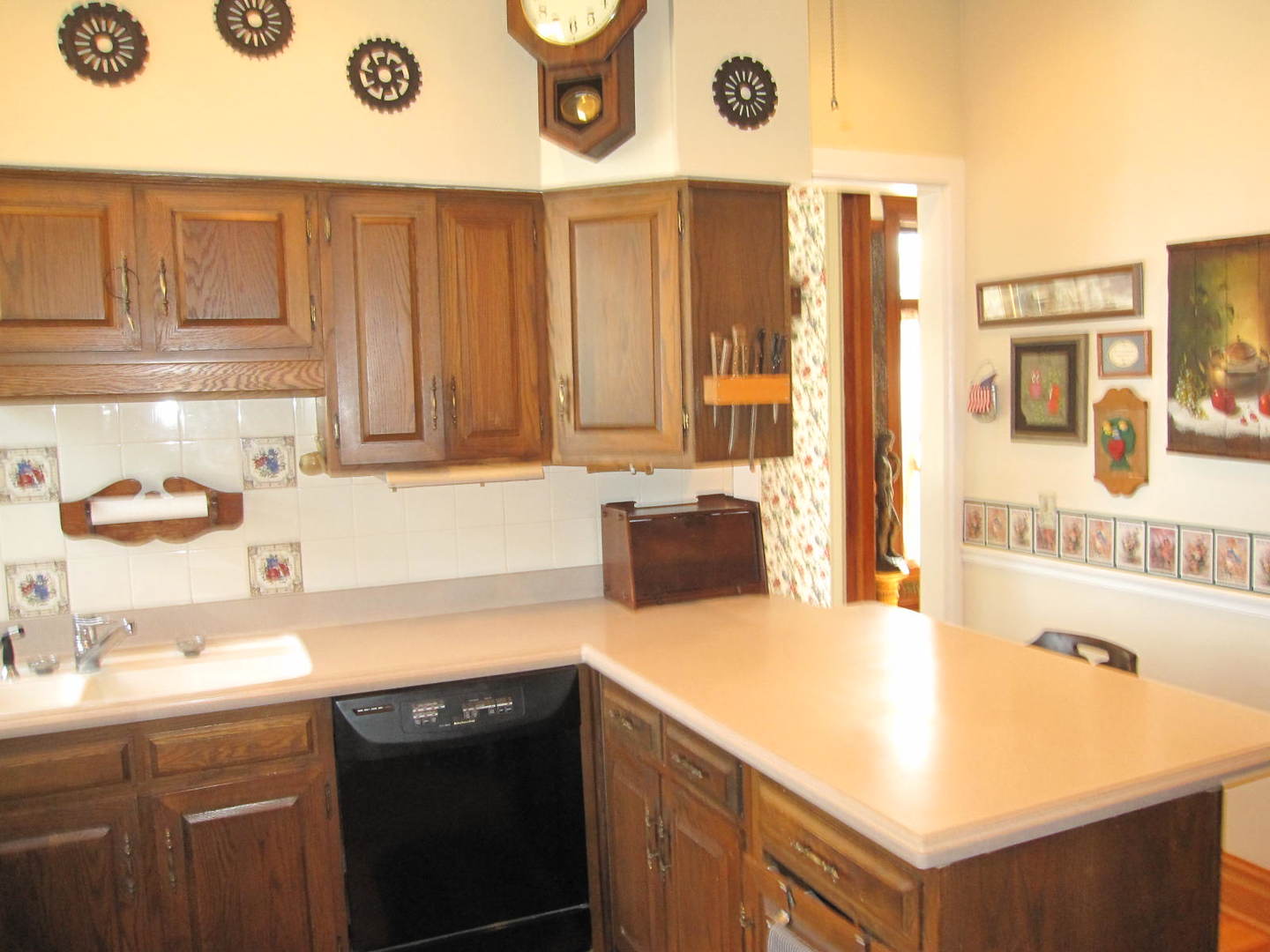 124 Gage Road Riverside, IL 60546 - Photo 15 of 37