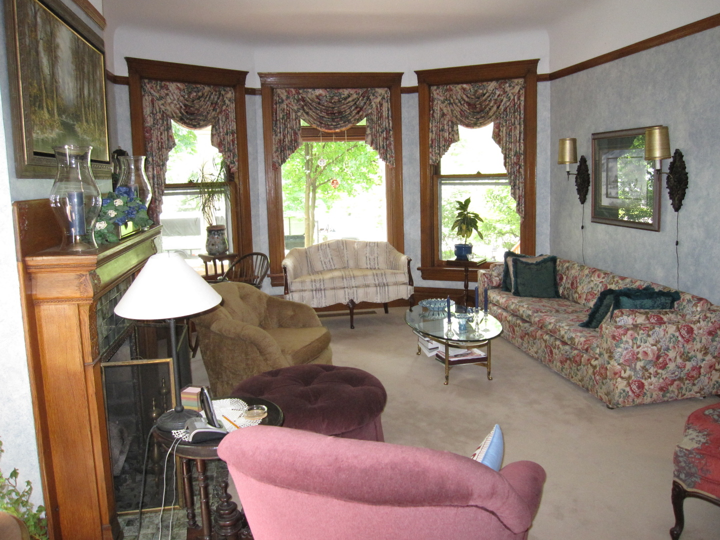 124 Gage Road Riverside, IL 60546 - Photo 4 of 37