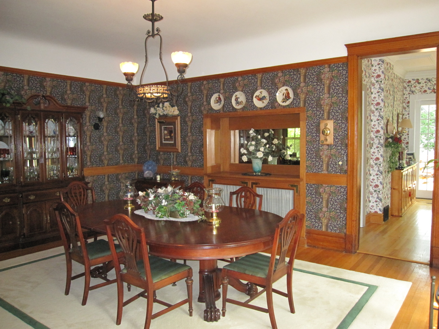 124 Gage Road Riverside, IL 60546 - Photo 7 of 37