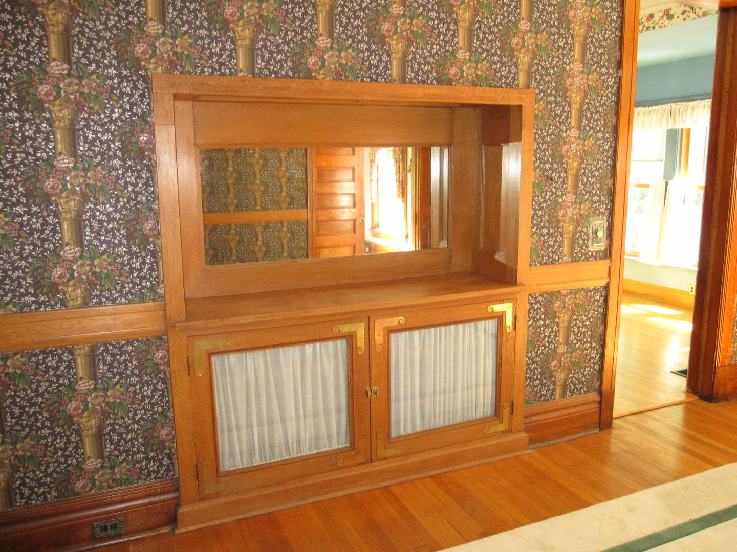124 Gage Road Riverside, IL 60546 - Photo 9 of 37