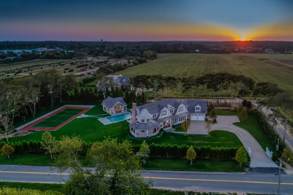 $275,000 | 475 David Whites Lane, Southampton, NY 11968