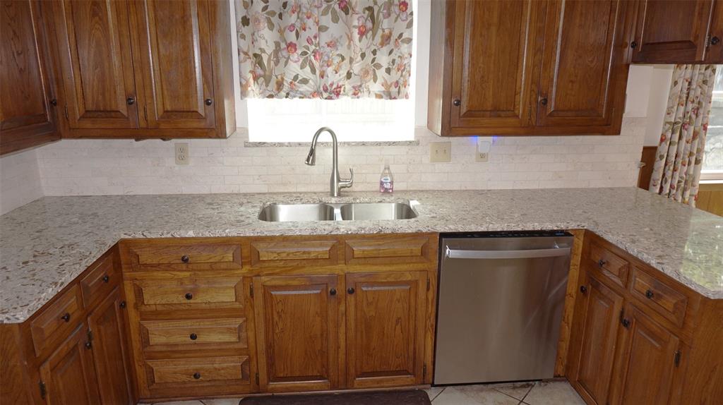 5013 Marble Falls Road Fort Worth, TX 76103 - Photo 12 of 37 Gallery Image 12