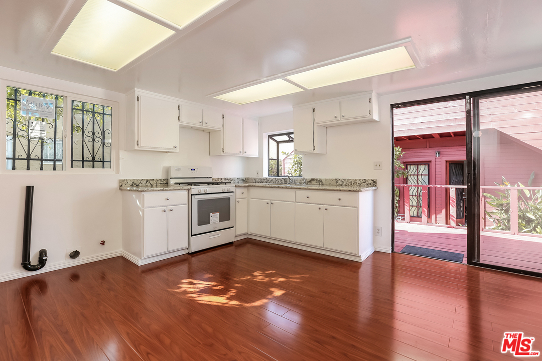 705 Brooks Avenue Venice, CA 90291 - Photo 14 of 44