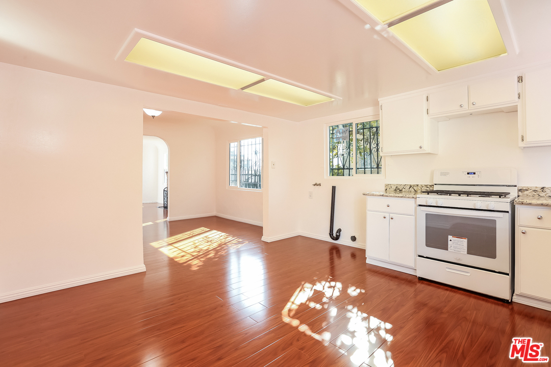 705 Brooks Avenue Venice, CA 90291 - Photo 15 of 44