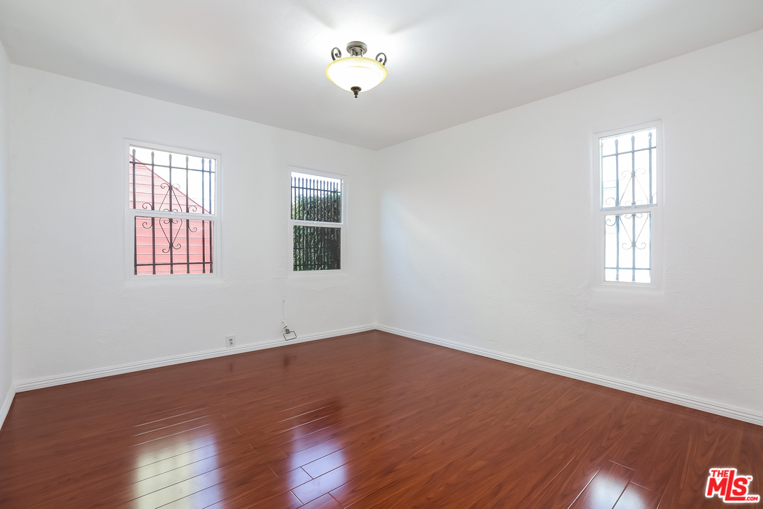 705 Brooks Avenue Venice, CA 90291 - Photo 16 of 44