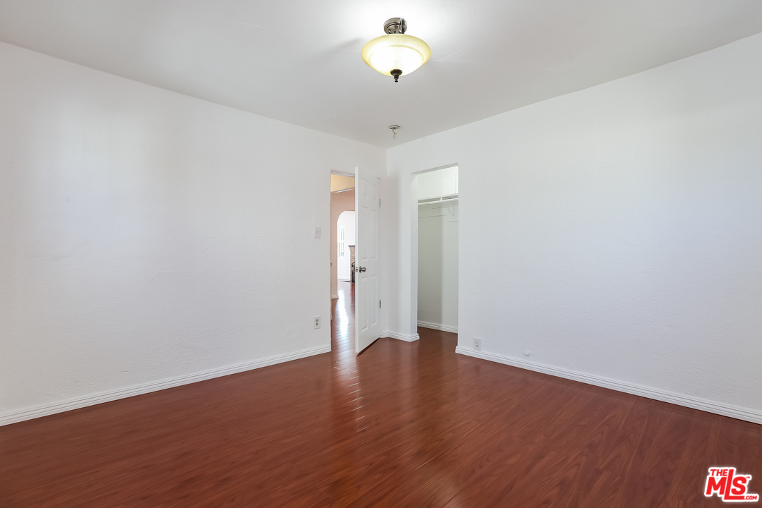 705 Brooks Avenue Venice, CA 90291 - Photo 17 of 44