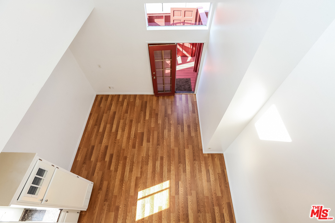 705 Brooks Avenue Venice, CA 90291 - Photo 19 of 44