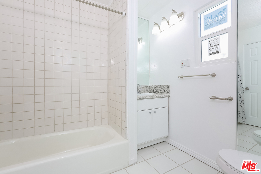 705 Brooks Avenue Venice, CA 90291 - Photo 21 of 44