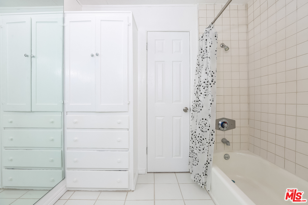 705 Brooks Avenue Venice, CA 90291 - Photo 22 of 44