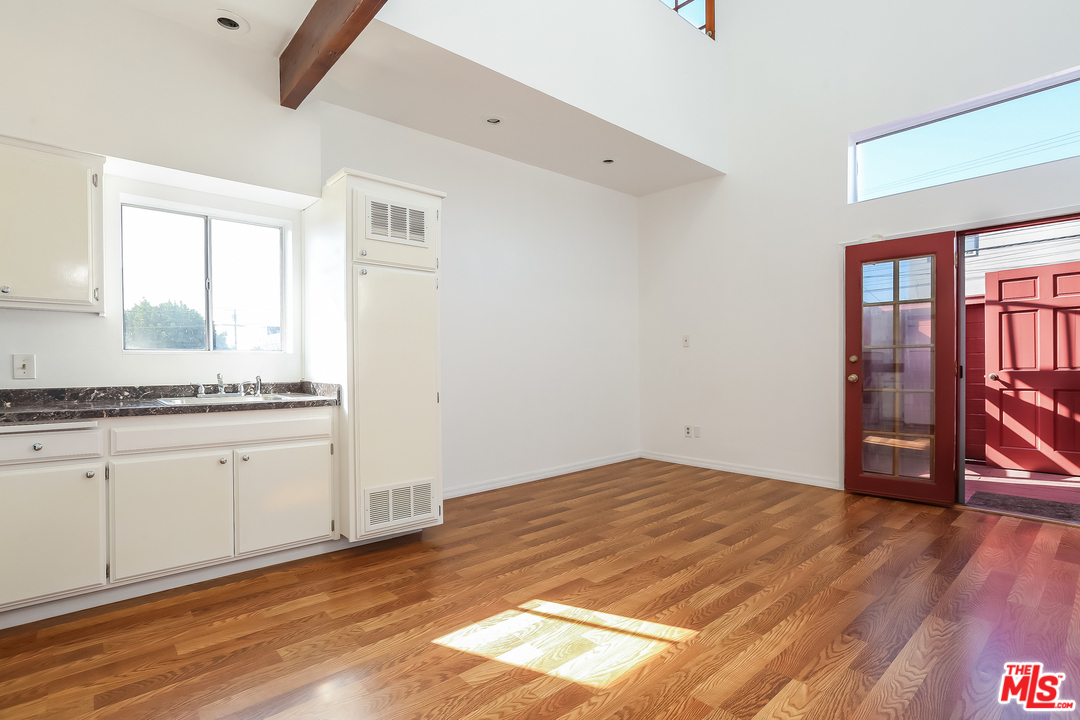 705 Brooks Avenue Venice, CA 90291 - Photo 28 of 44