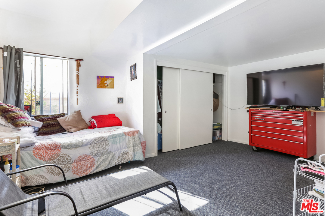 705 Brooks Avenue Venice, CA 90291 - Photo 31 of 44