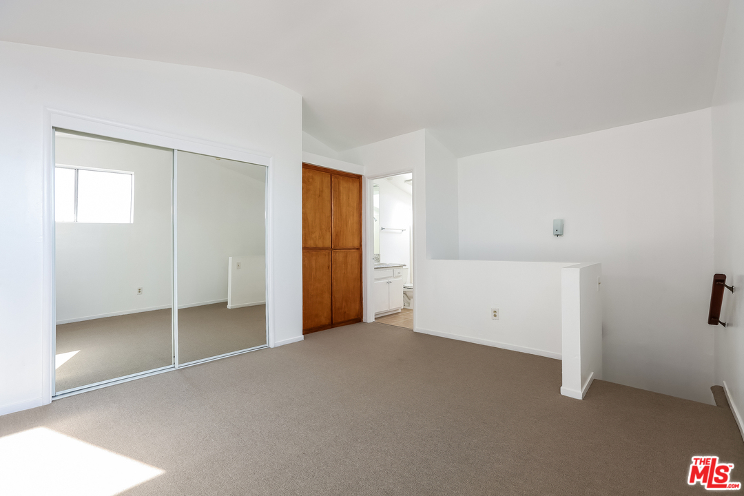 705 Brooks Avenue Venice, CA 90291 - Photo 35 of 44