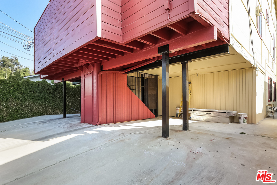 705 Brooks Avenue Venice, CA 90291 - Photo 41 of 44