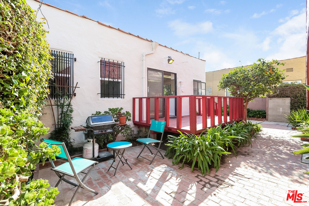 705 Brooks Avenue Venice, CA 90291 - Photo 42 of 44