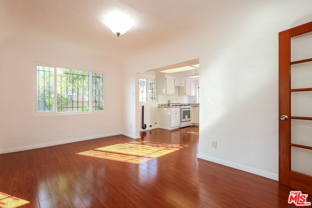 705 Brooks Avenue Venice, CA 90291 - Photo 6 of 44