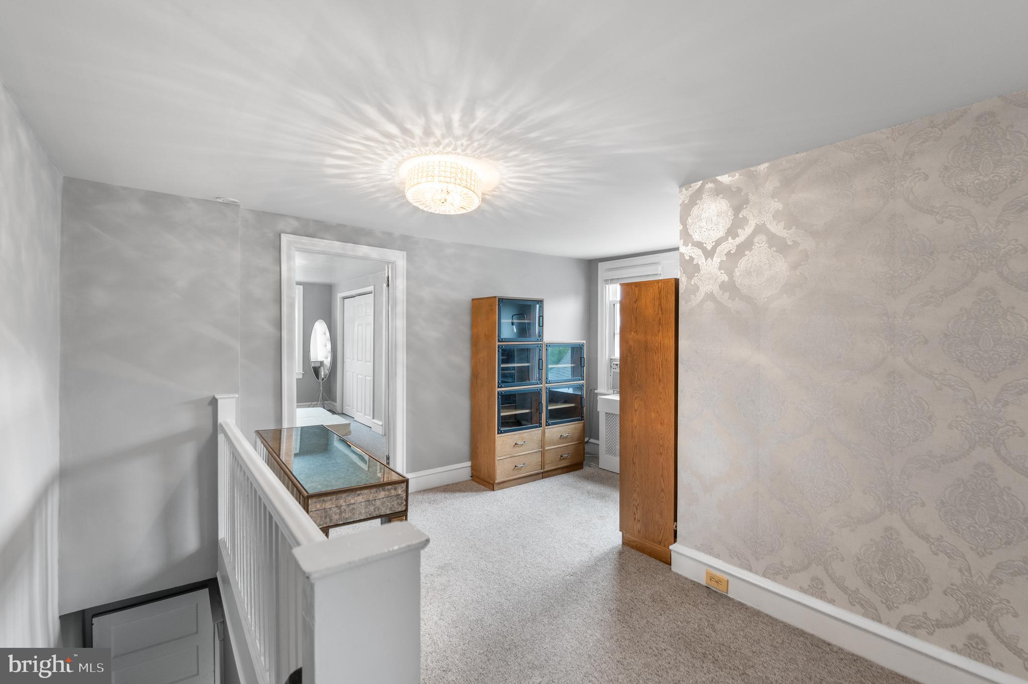 333 East County Line Road Ardmore, PA 19003 - Photo 15 of 23 Seating area off the Primary