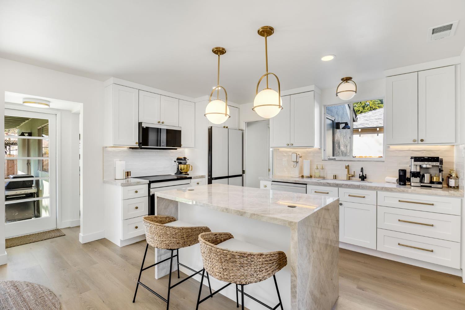 601 J Street Davis, CA 95616 - Photo 6 of 31