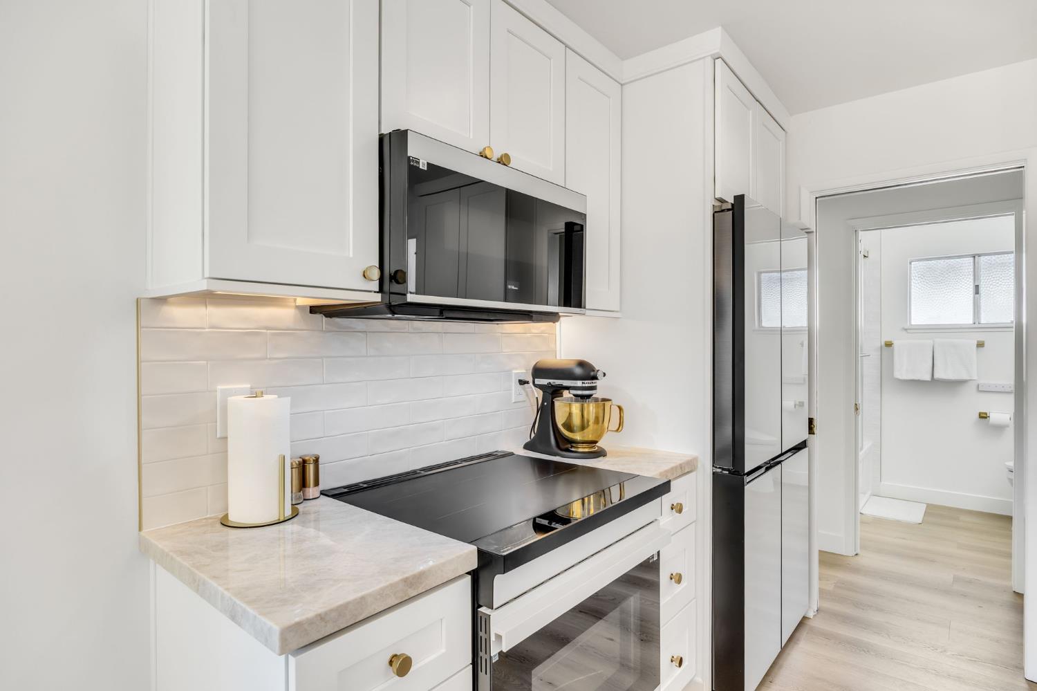 601 J Street Davis, CA 95616 - Photo 7 of 31