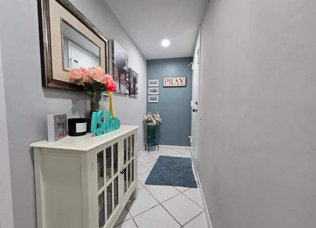 $199,999 | 1103 Bahama Bend, Unit H2 H2, Coconut Creek, FL 33066