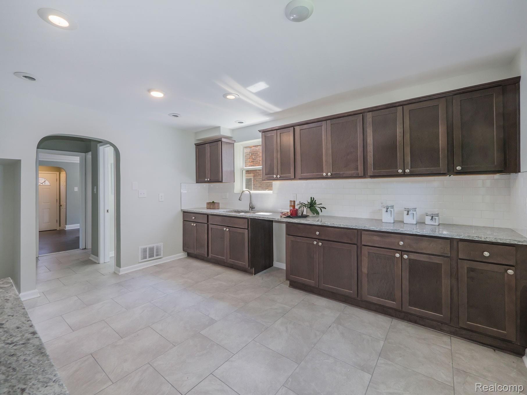 5785 Harvard Road Detroit, MI 48224 - Photo 11 of 23 photo_66.jpg