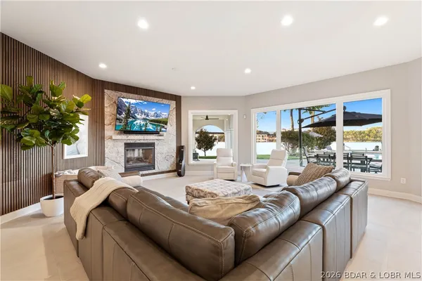 $6,500,000 | 74 Via Preminenta, Sunrise Beach, MO 65079