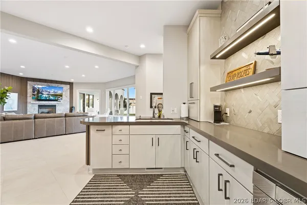 $6,500,000 | 74 Via Preminenta, Sunrise Beach, MO 65079