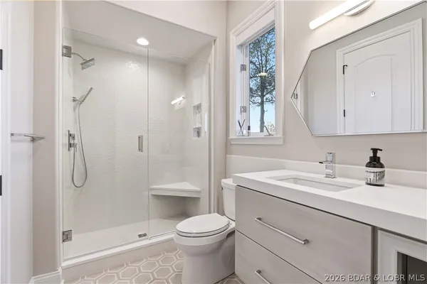 $6,500,000 | 74 Via Preminenta, Sunrise Beach, MO 65079