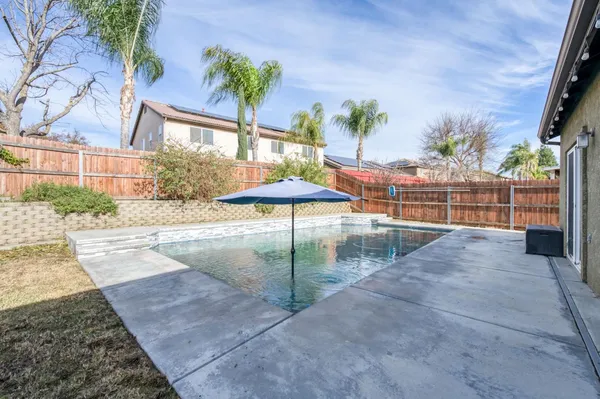 $585,000 | 3129-3129 Ashcroft Avenue, Clovis, CA 93619