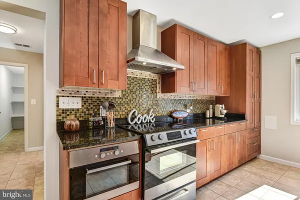 $1,150,000 | 9720 Five Oaks Road, Fairfax, VA 22031