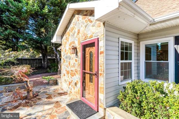 $1,150,000 | 9720 Five Oaks Road, Fairfax, VA 22031