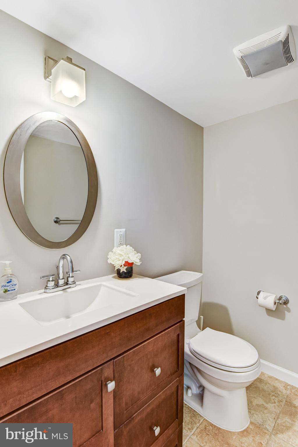 9720 Five Oaks Road Fairfax, VA 22031 - Photo 47 of 91 Main floor powder room