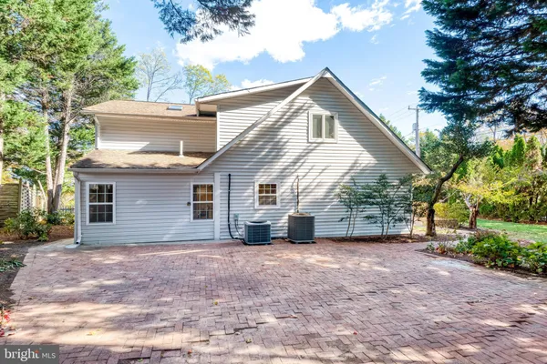 $1,150,000 | 9720 Five Oaks Road, Fairfax, VA 22031