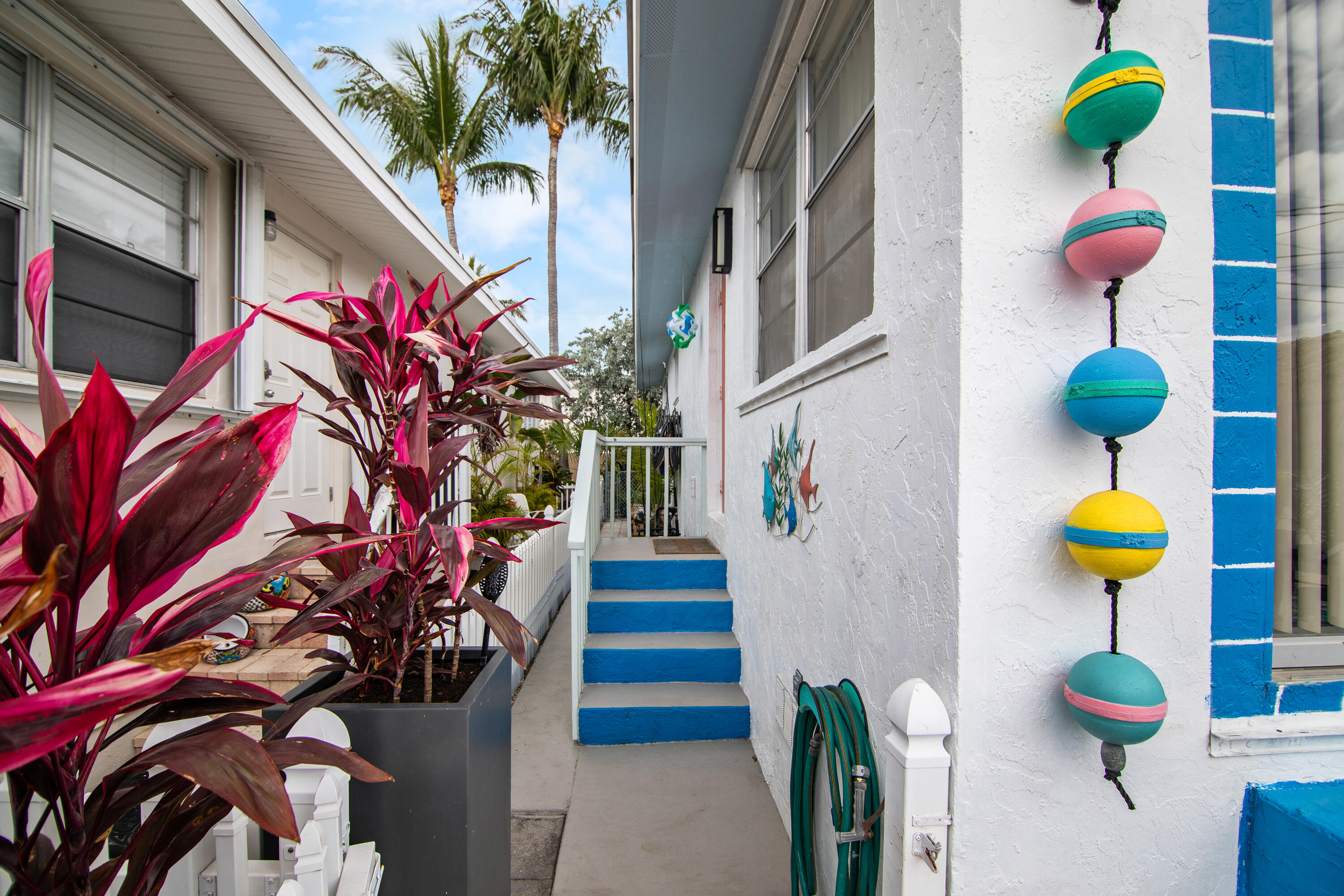 10 Clara Boulevard Marathon, FL 33051 - Photo 24 of 39 a front view of a house