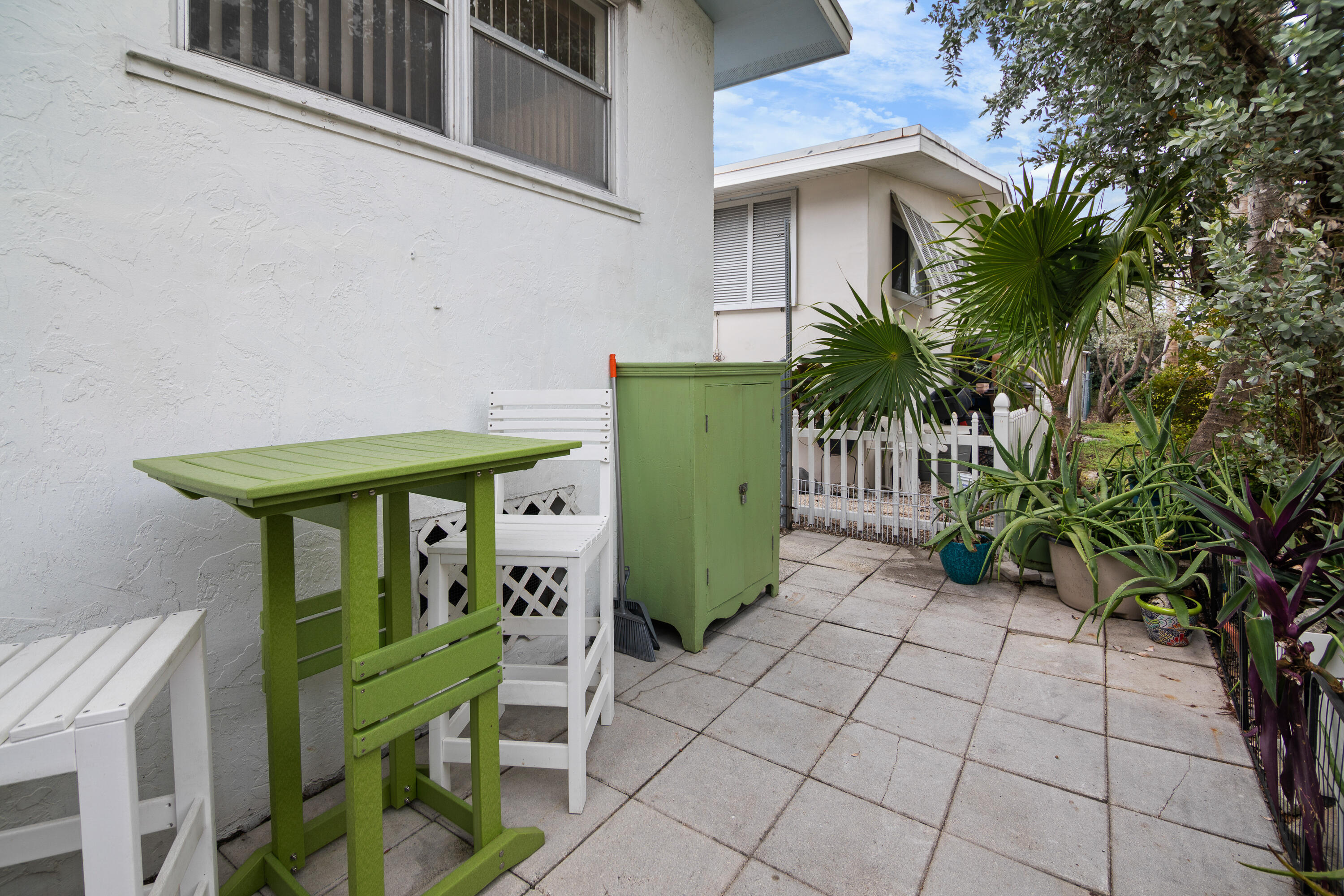 10 Clara Boulevard Marathon, FL 33051 - Photo 28 of 39 a view of a chairs and table in a patio