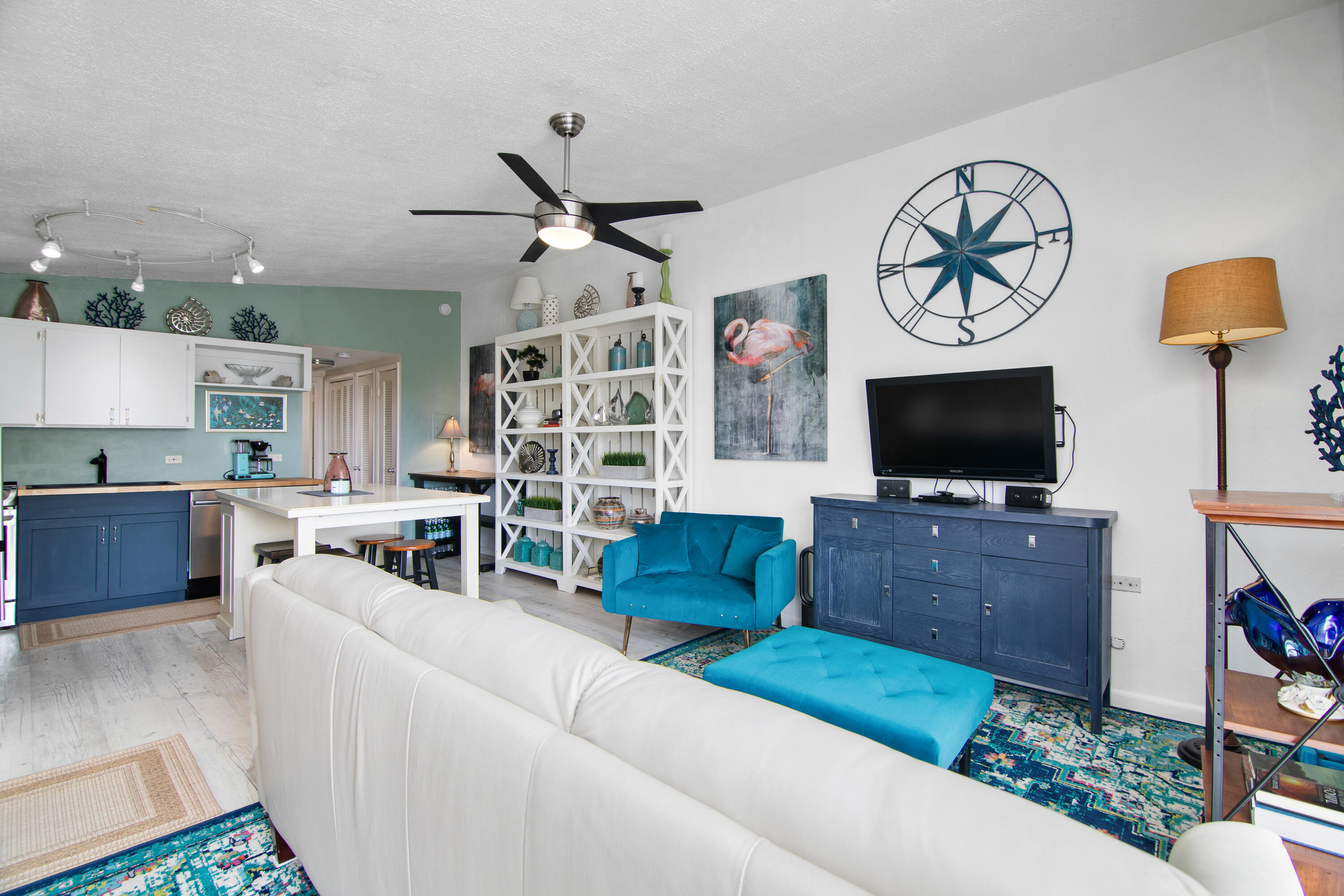 10 Clara Boulevard Marathon, FL 33051 - Photo 5 of 39 a living room with furniture and a flat screen tv