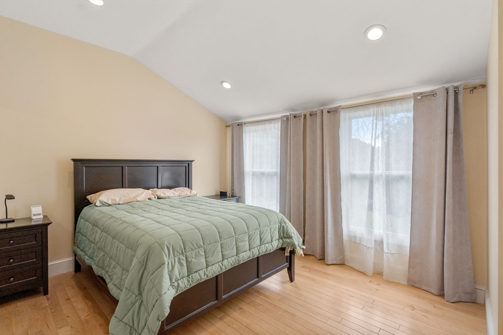 27 Hamilton Place Needham, MA 02494 - Photo 16 of 42